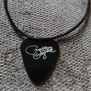 BLACK LABEL SOCIETY ZACK WYLDE SIGNATURE GUITAR PICK NECKLACE
